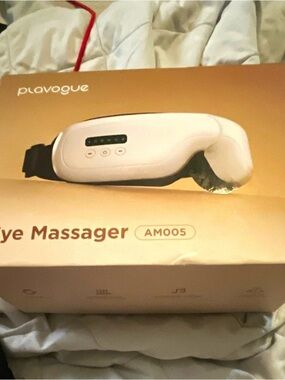 plavogue White Eye Massager with Black Strap